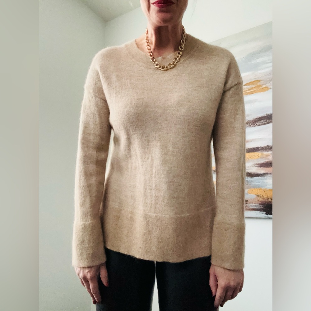 BANANA REPUBLIC Brushed Knit Sweater Medium - Picture 5 of 11